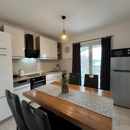 Apartman Anchor In Near Omis Stanići